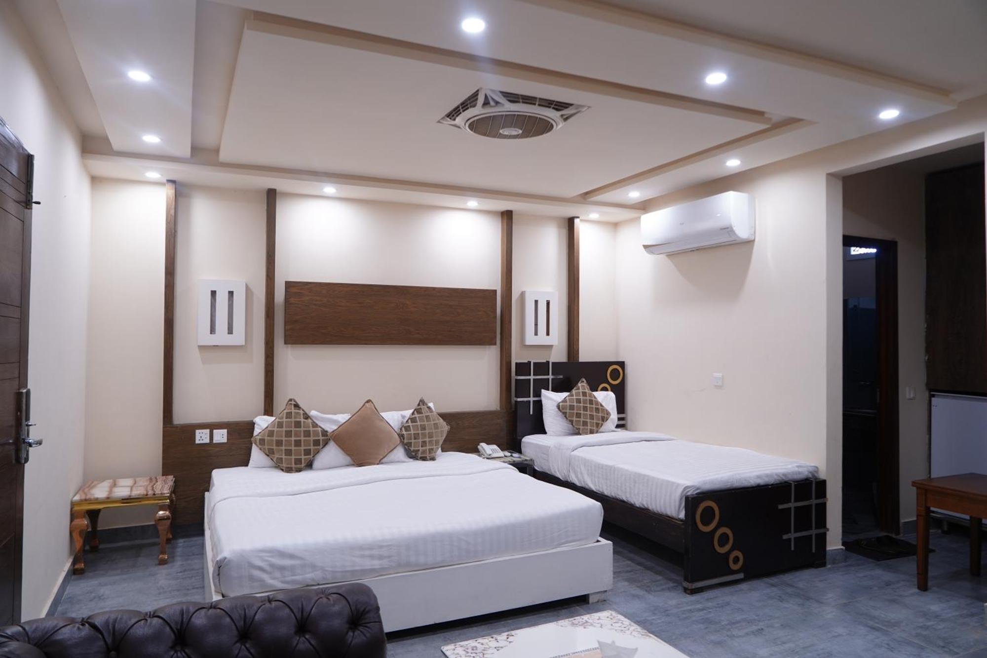 Hotel Avalon Suites ムルターン エクステリア 写真