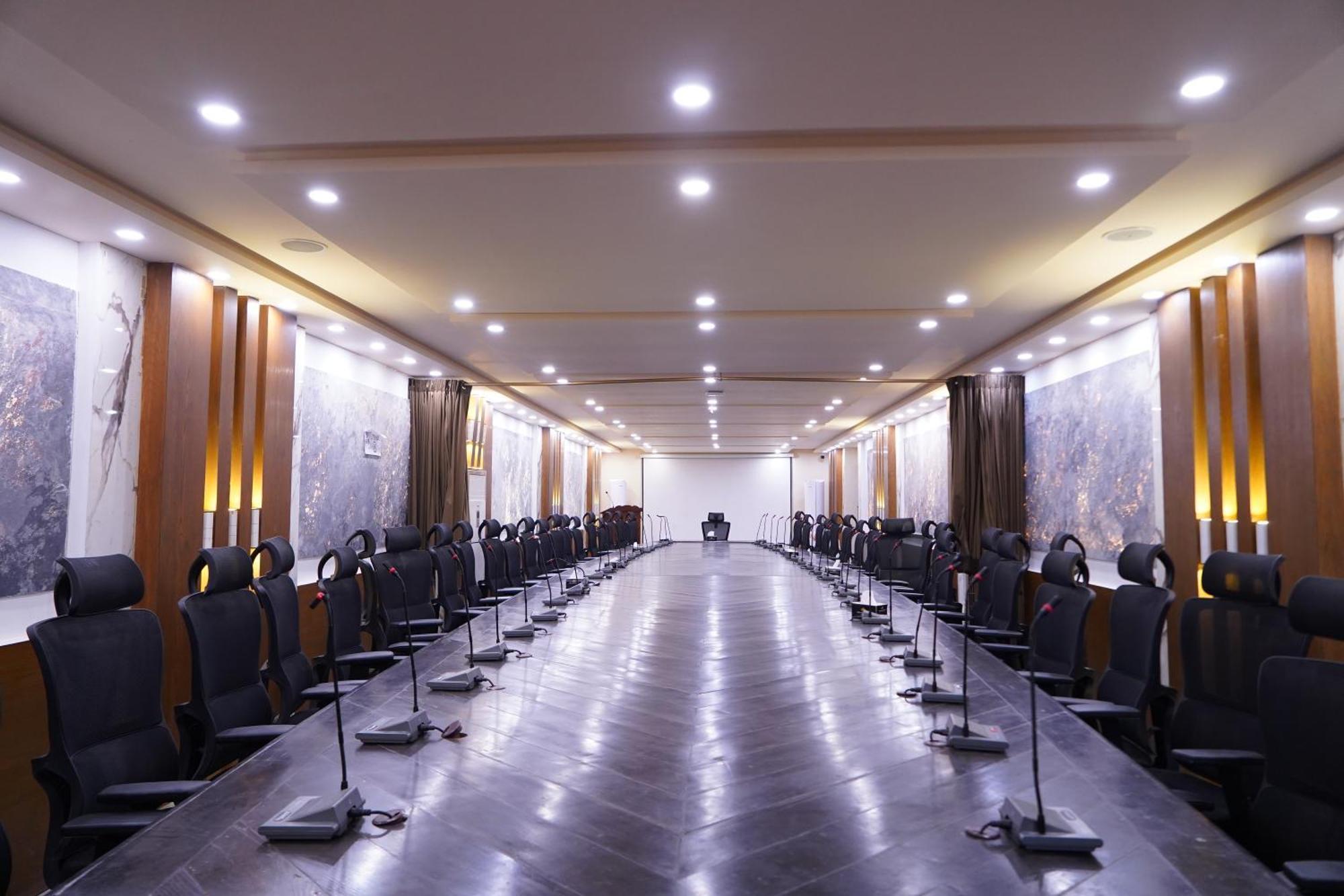 Hotel Avalon Suites ムルターン エクステリア 写真