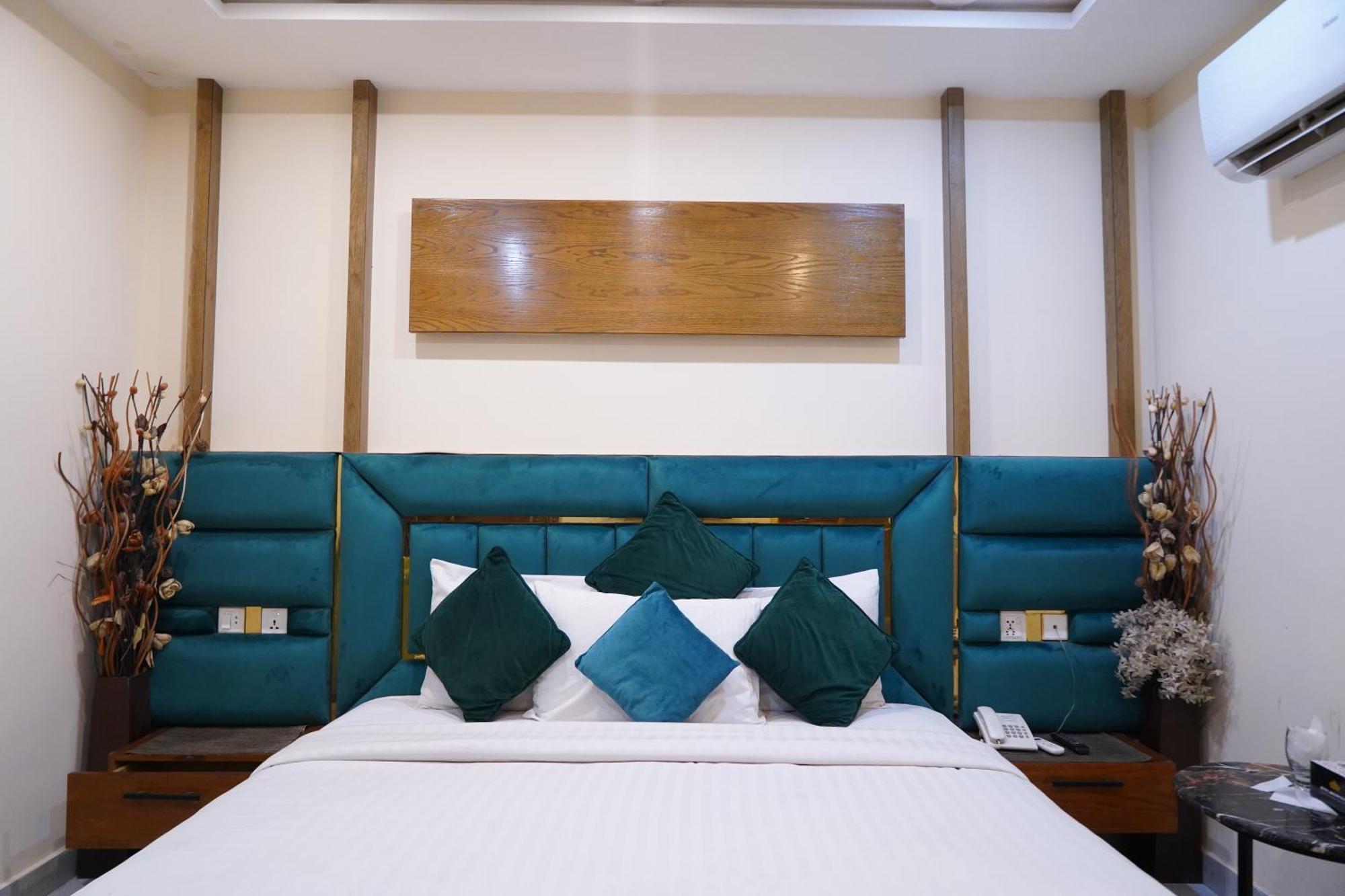 Hotel Avalon Suites ムルターン エクステリア 写真