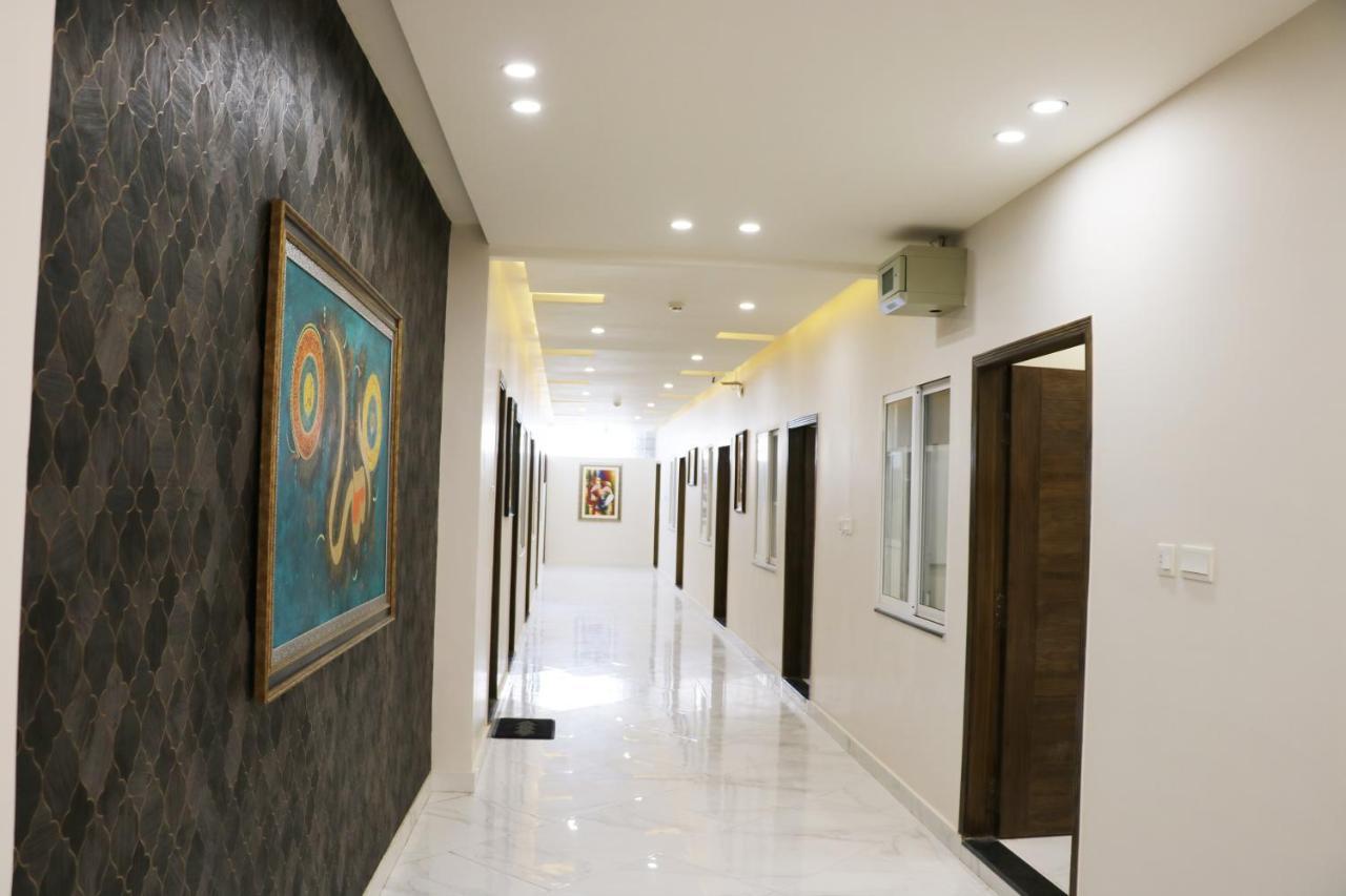 Hotel Avalon Suites ムルターン エクステリア 写真